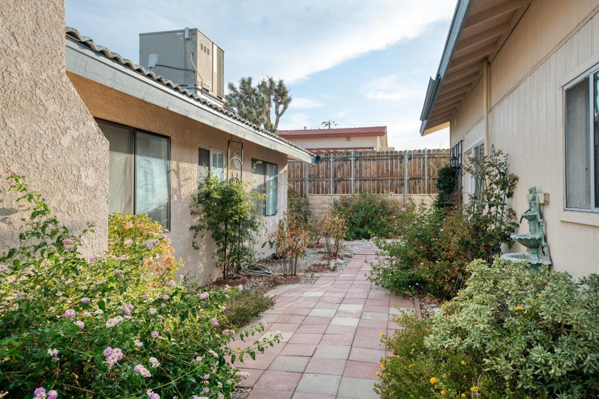 Archie By Avantstay Desert Retreat W Courtyard Edge Of Joshua Tree Yucca Valley Buitenkant foto